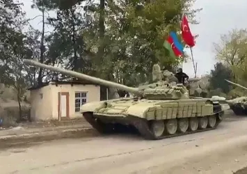 Kafkasya'nın Hiroşima'sı esaretten kurtuldu! Azerbaycan ve Türk bayraklarıyla Ağdam'a girdiler
