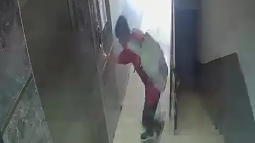 Hatay'da akran zorbalığı! Demir sopayla saldırdı | Dehşet anları kamerada
