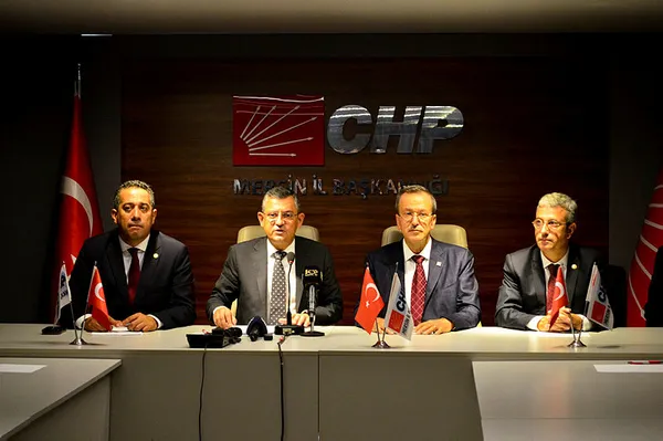 Son dakika: Mersin Valiliğinden CHP'li Özgür Özel'in polislerle ilgili paylaşımına tepki! "Yalan ve asılsız..." - 1