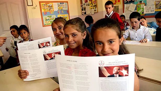 Karnesini almaya gelmeyen öğrenci ne yapacak? 16 Haziran karne töreni yapılacak mı? Karne günü okula geç kalan karnesini alabilecek mi?