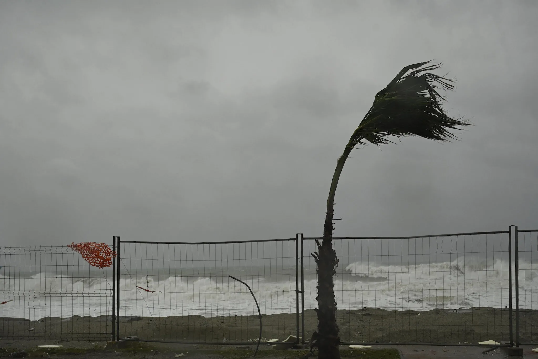 70 km hızla fırtına alarmı: Meteoroloji sel, kar ve sağanak için uyardı! 15 il riskli