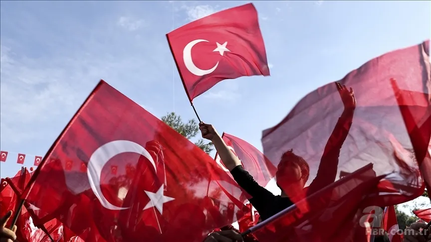 29 EKİM CUMHURİYET BAYRAMI ŞİİRLERİ | 2-3-4-5 kıtalık kısa, uzun ve anlamlı 29 Ekim şiir seçenekleri 1