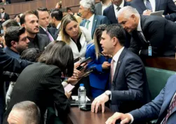 Bakan Kurum TBMM'de gazetecilerin sorularını yanıtladı: "500 bin sosyal konutun yaklaşık 80 bini bitme aşamasına geldi"