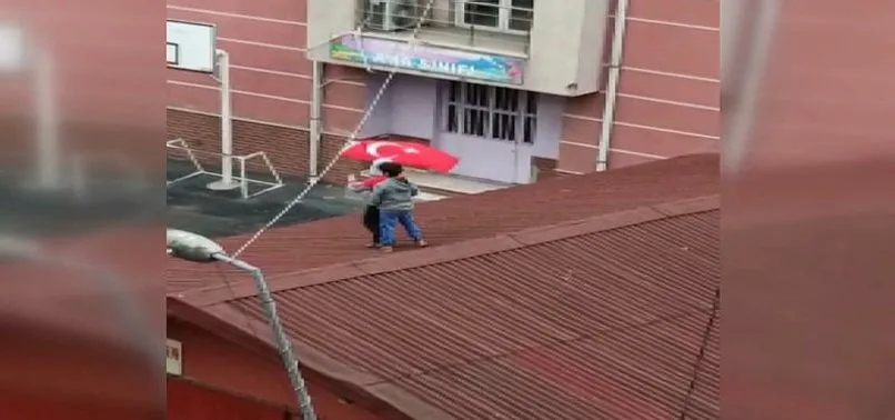 Istanbul Da Iki Kucuk Cocugun Bayrak Sevgisi Duygulandirdi