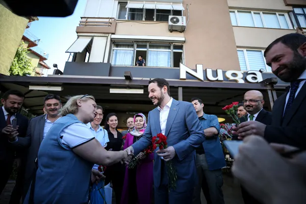 Bakan Albayrak'tan esnaf ziyareti - 1