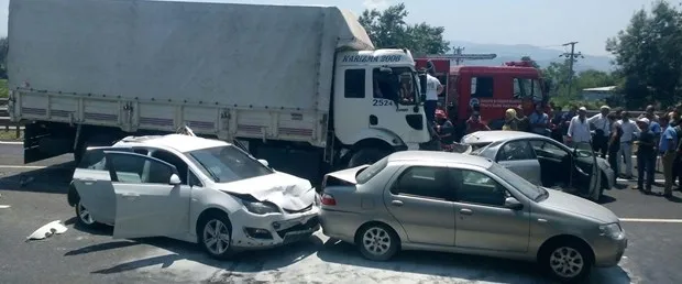 Sakarya'da TEM'de zincirleme kaza: Yaralılar var - 1