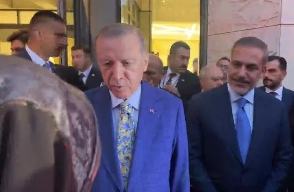 Türkevi çıkışında Başkan Erdoğan’a Ahıska Türklerinden sevgi seli: Ayağınıza taş değmesin...