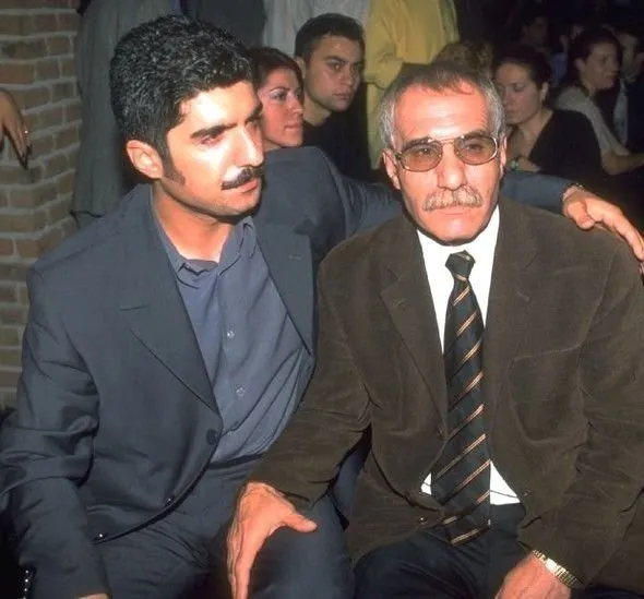 Kuruluş Osman dizisinin Osman Gazi’si Burak Özçivit’in babasını görenler inanamadı!