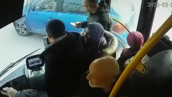 1680850872497.jpg Bursa’da dikkatsizlik sonucu meydana gelen kazalar kamerada: Ölümden böyle döndüler - 1