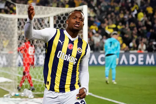 Fenerbahçe geriden gelip kazandı! Kanarya 3 puanı bırakmadı