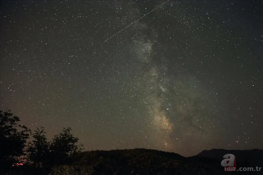 Bugün gökyüzüne bakmayı unutmayın! Perseid meteor yağmuru saat kaçta izlenecek? Türkiye'de nereden görülecek? 15