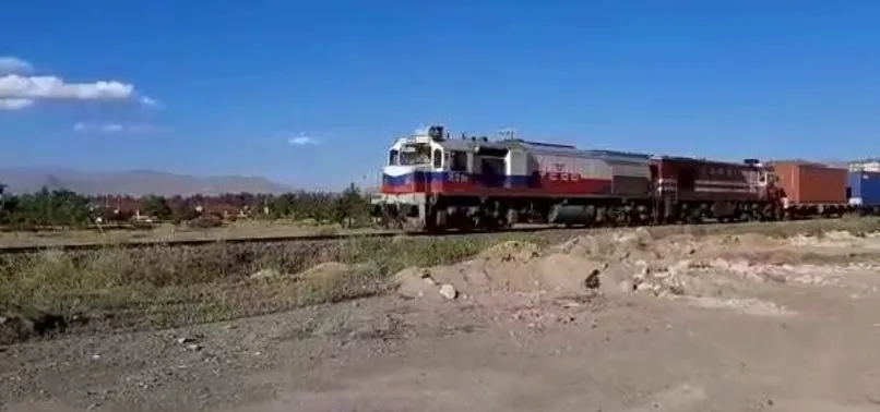 Çin'den gelen dev yük treni İzmit'te!