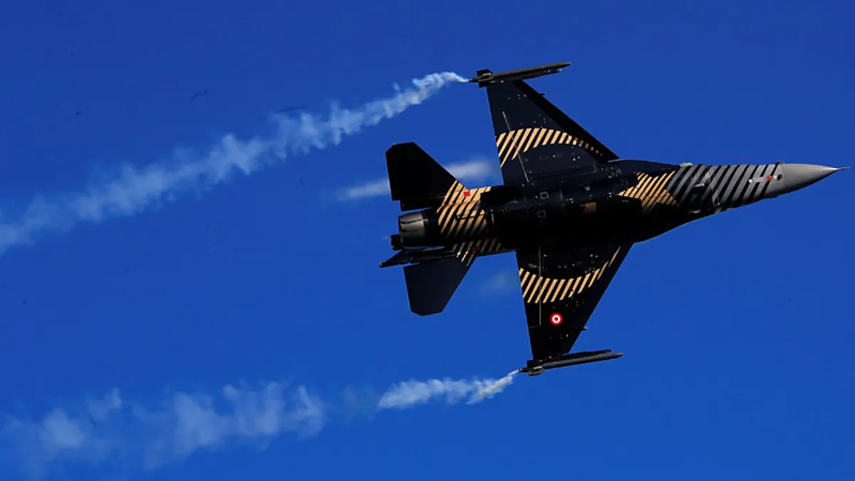 SOLOTÜRK bugün Antalya'da! 23 Nisan gösteri uçuşu saat kaçta başlayacak?