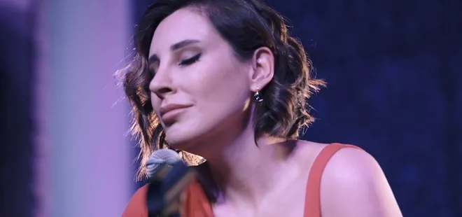 Funda Arar’dan ev yapımı konser