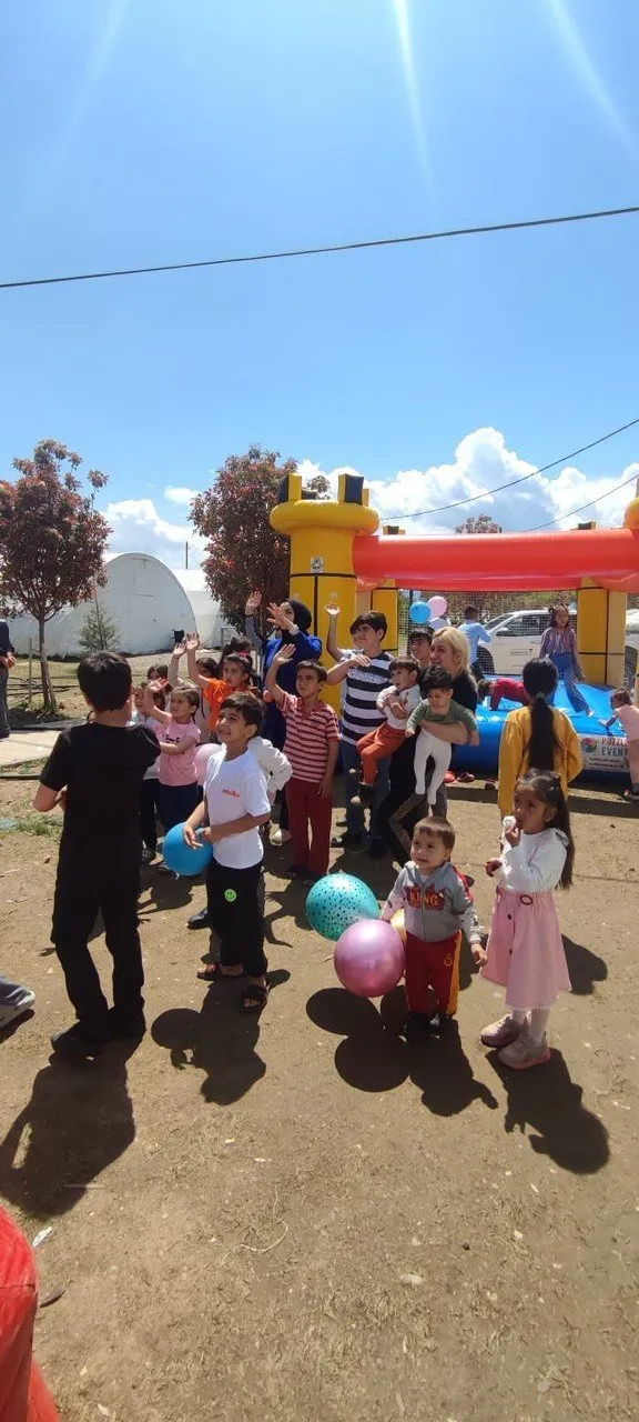 Minika Oyun Çadırı bayramda çocuklara moral oluyor