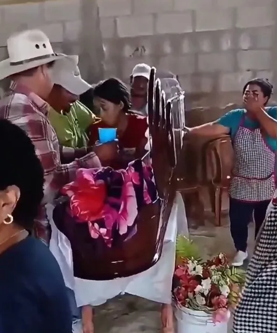 Genç kızın hayatını kaybettiğine inanan aile, cenaze hazırlıklarına başladı. (Alerta Mundial)
