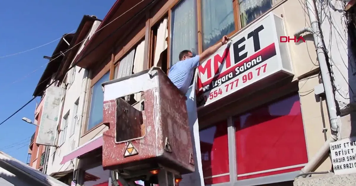 Manisa'da tepki çeken tabela söküldü