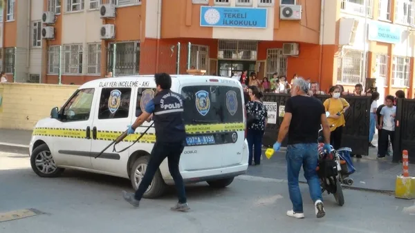 bir-elinde-alkol-obur-elinde-silah-antalyada-silahli-saldirgan-dehset-sacti-1653383714560.jpg Bir elinde alkol öbür elinde silah! Antalya’da maganda dehşeti - 4