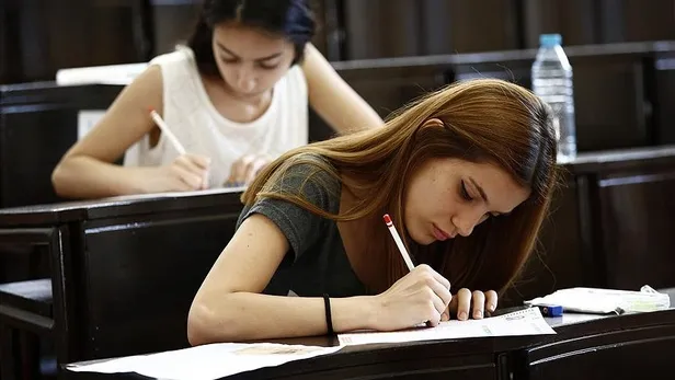 AUZEF DERS GEÇME ORTALAMASI KAÇ? İU AUZEF vizeden en düşük kaç puan almalıyım, geçme notu kaç? Not hesaplama...