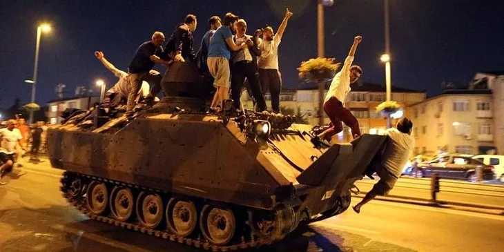 İşte dakika dakika 15 Temmuz'da yaşananlar! İhanet ve diriliş