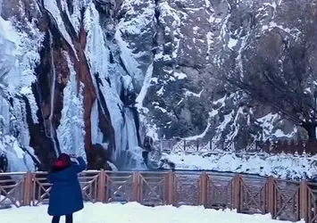 Malatya'da Günpınar Şelalesi dondu
