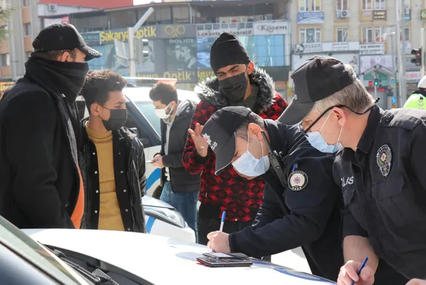 son-dakika-icisleri-bakanligi-duyurdu-22-bin-810-kisiye-adli-islem-uygulandi-1616392839585.jpg Son dakika: İçişleri Bakanlığı duyurdu: 22 bin 810 kişiye adli işlem uygulandı - 5