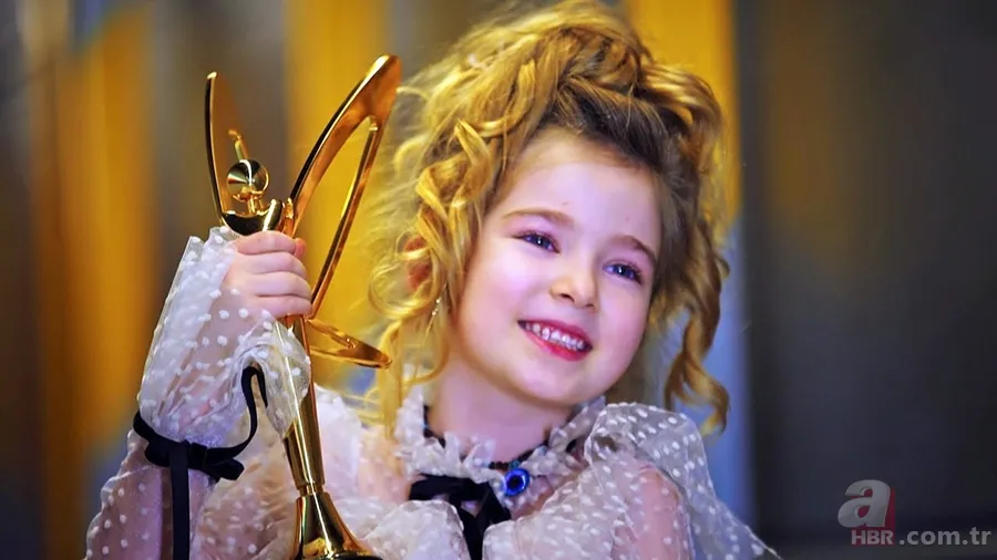 Çocuktan Al Haberi'nin Kutu Bebek Ebrar'ı kocaman oldu! Hercai'nin Gül'ü, Ebru Şahin'in rol arkadaşıydı... 4