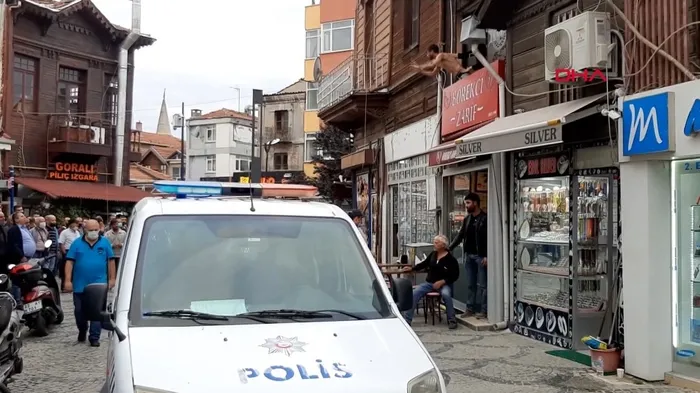 Edirne'de şoke eden görüntüler! Ağabeyine satırla saldırdı - 5