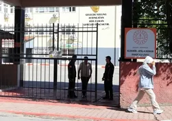 KPSS sonrası şaşırtan olay! Okulda mahsur kalan kadını itfaiye ekipleri kurtardı