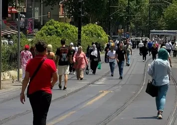 İstanbul'da bir ulaşım çilesi daha! Kabataş-Bağcılar tramvay seferinde arıza: Vatandaşlar isyan etti!