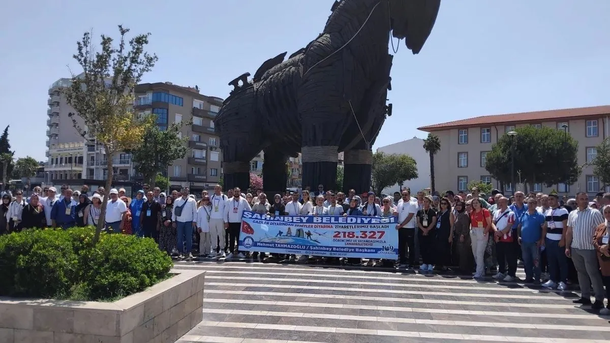 Gaziantep'ten 200 bin kişi Çanakkale şehitleriyle buluştu