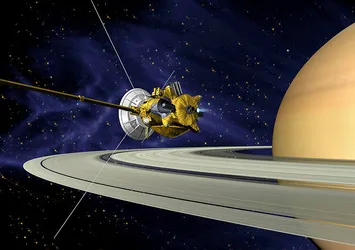 Cassini'den Titan'a "elveda öpücüğü"