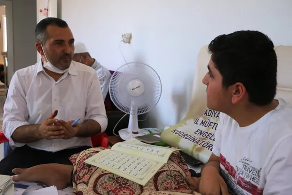 Adıyaman’da Kur’an seferberliği! Engelli gençlere evde hizmet veriliyor