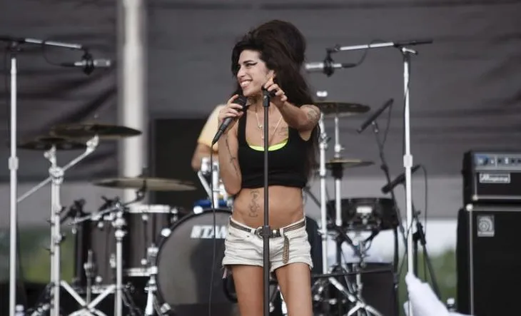 Amy Winehouse hayatını kaybetti