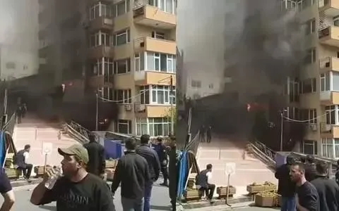 besiktastaki-yangin-faciasinda-gozalti-sayisi-yukseldi-1712269294837.jpeg Beşiktaş'taki yangın faciasında gözaltı sayısı yükseldi! - 2