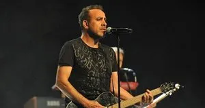 Sanatçı Haluk Levent hastaneye kaldırıldı!