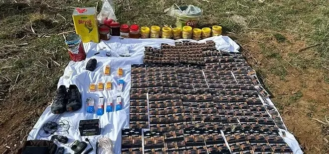 Bitlis’te PKK’lı teröristlere ait yaşam malzemesi ele geçirildi