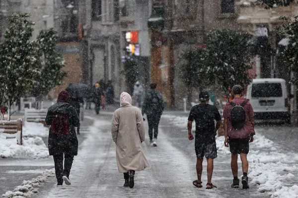 Son dakika: İstanbul’da yüz yüze eğitime kar engeli! - 10