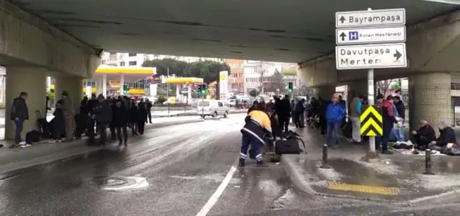 İstanbul’da pes dedirten görüntü! Köprü altına tezgah açtılar