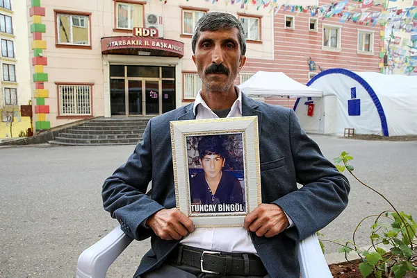 Son dakika: Diyarbakır’daki evlat nöbetinde 100. gün! Anne ve babalardan flaş açıklamalar...