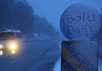 Bolu Dağı'nda yoğun kar yağışı başladı