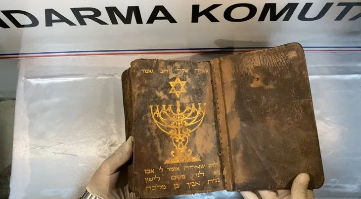 Otomobilden çıktı! Yüzlerce yıllık İbranice kitap…