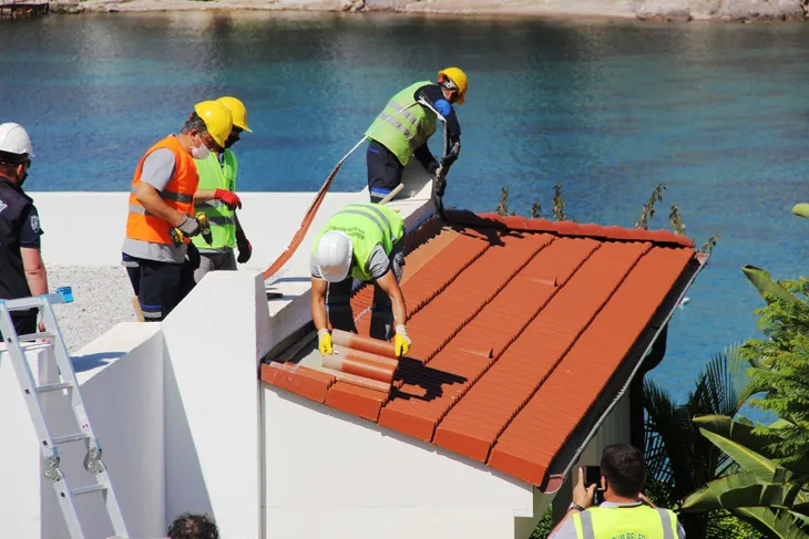 Yılmaz Özdil’in kaçak villasında yıkım başladı! İşte ilk kareler...
