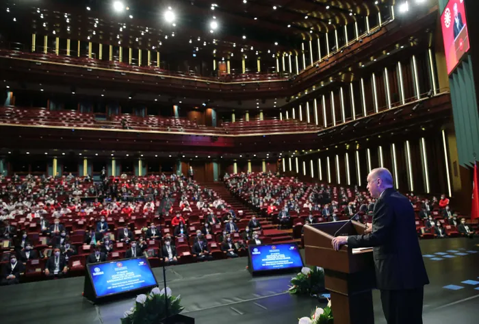 Son dakika: Başkan Erdoğan'dan ABD'ye yanıt: Böyle konuşmasın diyorlar zulme alkış mı tutayım? - 6