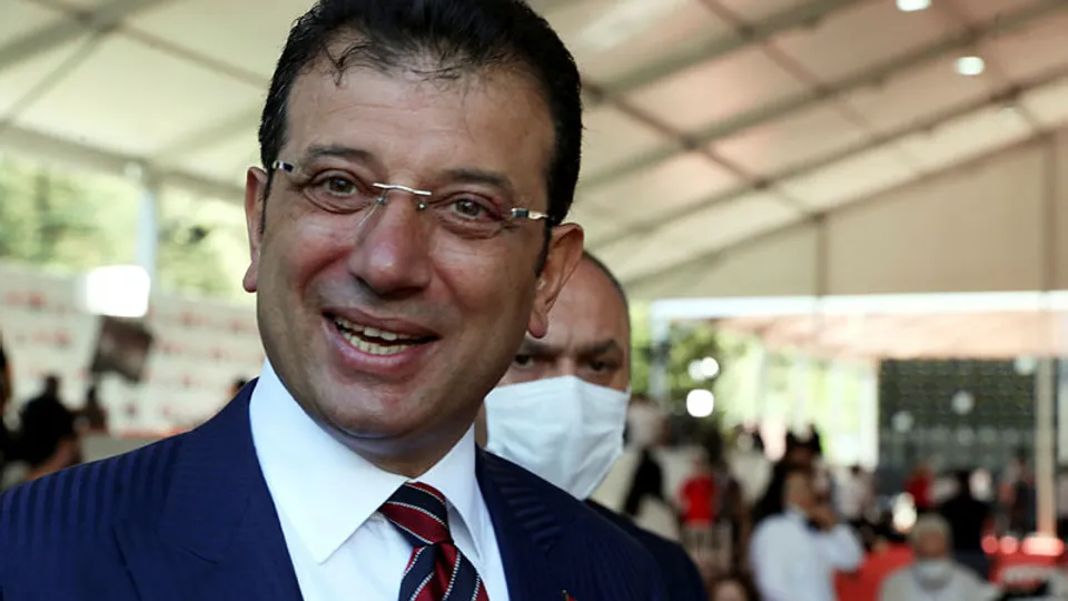 Son dakika | CHP'li İBB şehit savcı Mehmet Selim Kiraz'ın katillerini öven kişiyi ödüllendirdi
