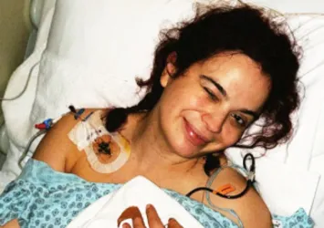 Aslı Bekiroğlu doktor ihmali yüzünden yeniden ameliyat oldu!