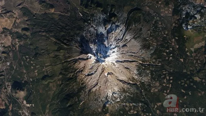 NASA Raikoke volkan patlamasını uzaydan görüntüledi 8