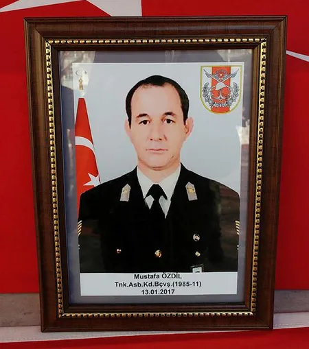 Şehit Astsubay Mustafa Özdil son yolculuğuna uğurlandı - 1