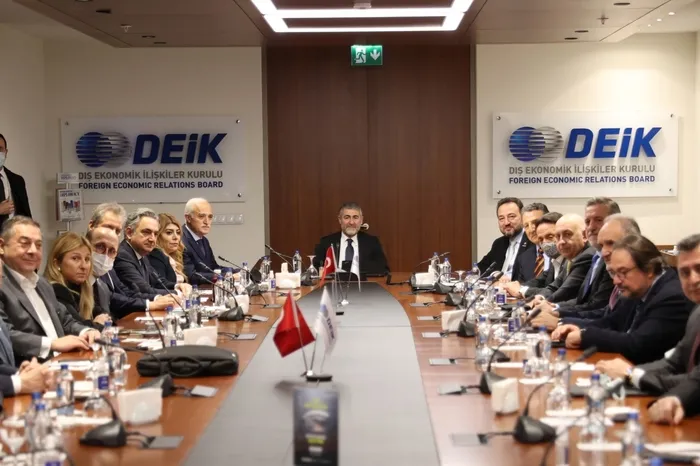 Son dakika: Hazine ve Maliye Bakanı Nureddin Nebati, DEİK heyetiyle bir araya geldi - 2