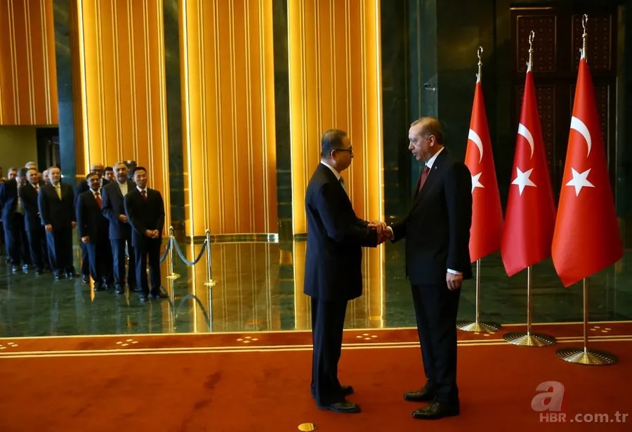 Cumhurbaşkanlığı Sarayı'ndaki tebrik törenine Devlet Bahçeli ilk kez katıldı 17